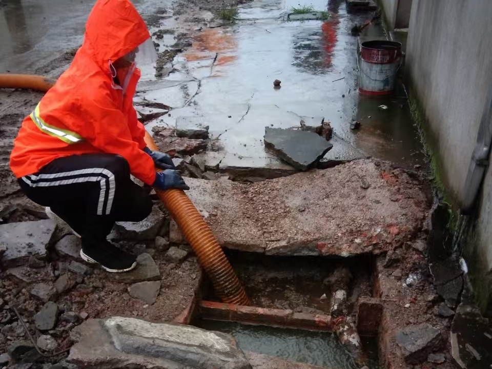 萧县专业清理污水池 炜誉市政以规范流程守护城市 “肠道”